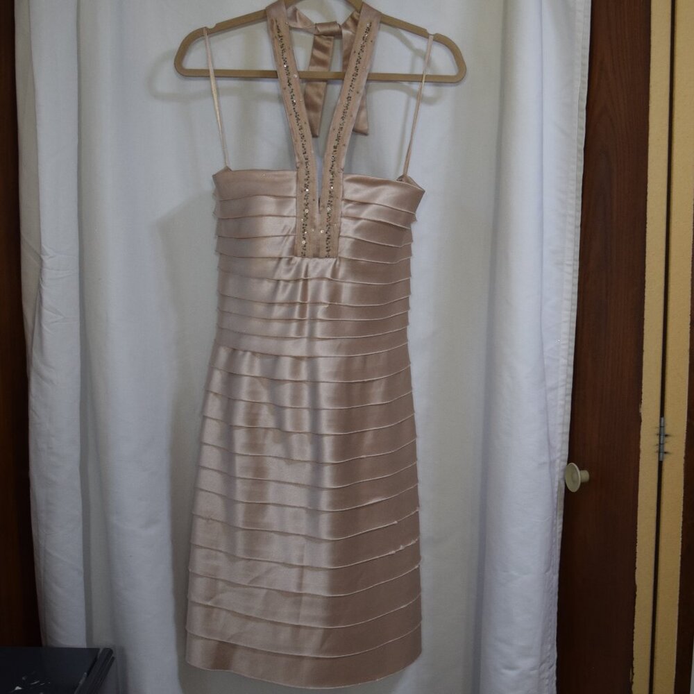 BCBG MaxAzria Champaign color ribbed/tiered mini cocktail dress size 6